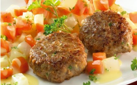 Frikadellen mit lecker Kohlrabi-Karotten-Gemüse