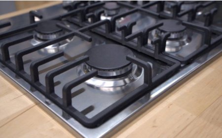 Die 3-Zutaten-Mischung zur Reinigung verschmutzter und verkrusteter Kochfelder: Sie werden wieder wie neu