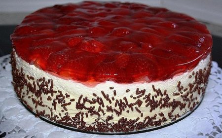 Erdbeerkuchen mit Schmand-Vanillecreme