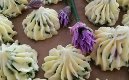 Schnittlauchblüten Butter