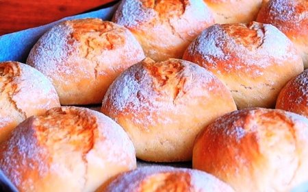 BRÖTCHEN, WIE VOM BÄCKER IN WENIGEN MINUTEN ZUBEREITET