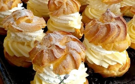 Windbeutel mit Vanillecreme-Sahne-Füllung
