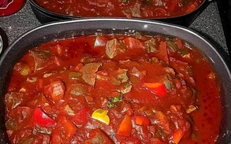 24 Stunden Schichtgulasch, das Fleisch zergeht förmlich auf der Zunge