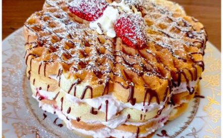 Waffeltorte mit 500 g Quark und 550 g Erdbeeren wie ich sie liebe