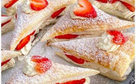 Erdbeerkissen aus Blätterteig, schnell gebacken