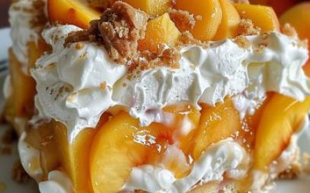 Himmlischer Sommer-Pfirsich-Cobbler-Poke-Kuchen