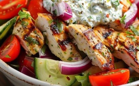 Griechischer Hähnchensalat mit Tzatziki