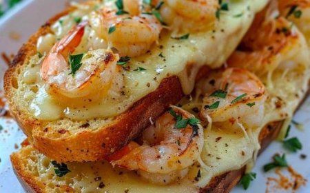 Knoblauchbrot mit Garnelen und Käse