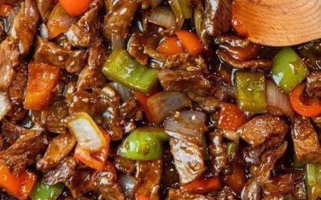 CHINESISCHES PFEFFERSTEAK MIT ZWIEBELN