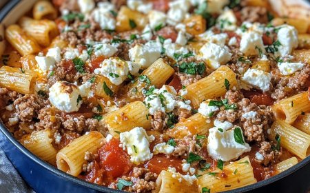 Griechischer Hack-Nudel-Auflauf mit Feta