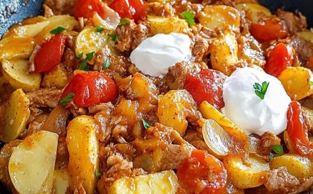 Kartoffel-Paprika-Pfanne mit Hackfleisch und Crème fraîche