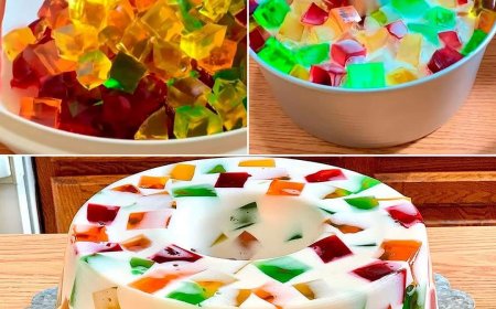 Mosaik-Gelee mit 4 Zutaten: Eine farbenfrohe und erfrischende Leckerei, die jeden anspricht.