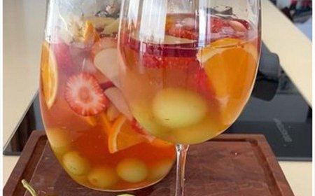 Erfrischender Sommer-Obst-Drink (alkoholfrei) – perfekt für heiße Tage & Gäste