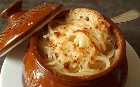 Zwiebelsuppe nach Art der legendären Pariser Marktfrauen