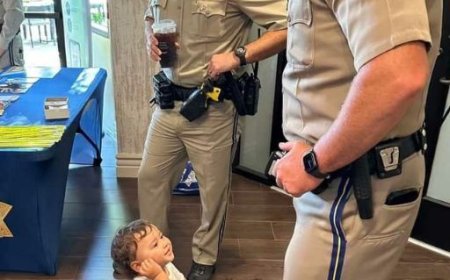 MY SON BECAME BEST FRIENDS WITH TWO POLICE OFFICERS WHILE I WAS JUST WAITING TO GET CASH FROM THE ATM