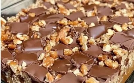 Caramel Chocolate Crunch Bars