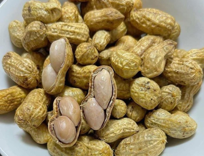 Doctors Reveal That Eating Peanuts Causes