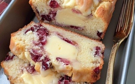 Cream Cheese Cranberry Loaf Recipe – Moist, Tangy, and Irresistible