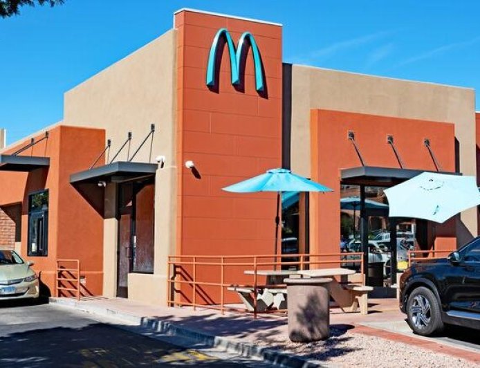 The Unique McDonald’s Arches in Arizona That Use Turquoise Instead of Gold
