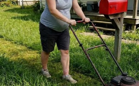 Pregnant Widow Mows Lawn for 82 Year Old Neighbor and Wakes Up to Sheriff with Life Altering News