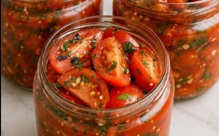 Koreanische Tomaten. Ihr Geschmack ist unvergleichlich und sie halten sich perfekt bis Neujahr